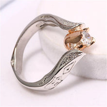 Load image into Gallery viewer, Distinctive Rose Flower Ring