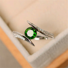 Load image into Gallery viewer, Round Cut Crystal Ring
