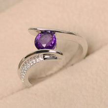 Load image into Gallery viewer, Round Cut Crystal Ring