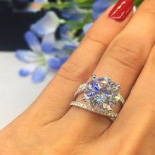 Load image into Gallery viewer, Glamorous Four Prong Round Stone Ring