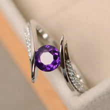 Load image into Gallery viewer, Round Cut Crystal Ring