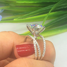 Load image into Gallery viewer, Glamorous Four Prong Round Stone Ring