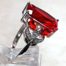 Load image into Gallery viewer, Horse Eye-Shaped Red Crystal Ring