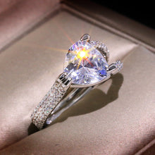 Load image into Gallery viewer, Heart Shape Clear Crystal Ring