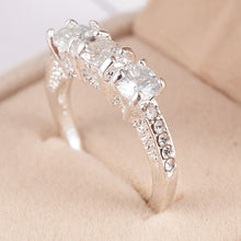Load image into Gallery viewer, Silver Crystal Ring