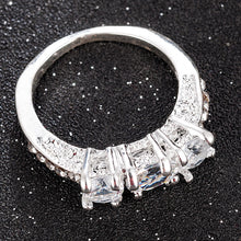 Load image into Gallery viewer, Silver Crystal Ring
