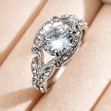 Load image into Gallery viewer, Elegant Leaf Design Crystal Ring