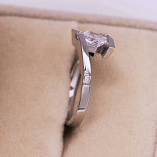 Load image into Gallery viewer, Split Channel Stone Ring