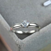 Load image into Gallery viewer, Luxury Round Stone Sterling Silver Ring
