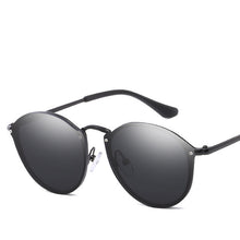 Load image into Gallery viewer, Luxury Round Sunglasses