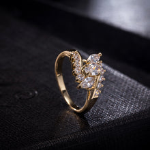 Load image into Gallery viewer, Elegant S-Shape Crystal Ring