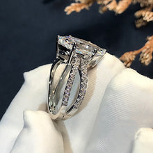 Load image into Gallery viewer, Distinctive Six Prong Zircon Ring