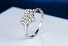 Load image into Gallery viewer, Silver Heart Shaped CZ Ring