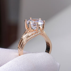 Gorgeous Six Claw Cubic Zirconia Ring